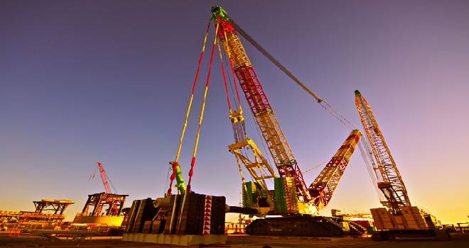 Demag CC8800 crawler crane