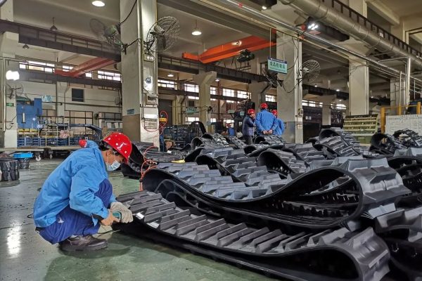 track shoe manufacturer 08